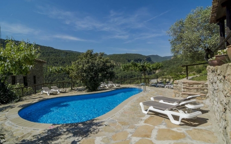 There are plenty of sunloungers